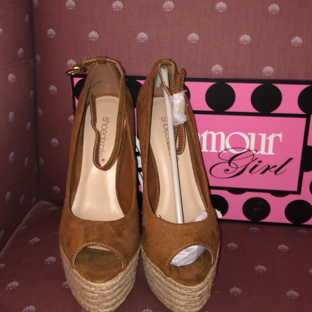 Brand new heels - Picture 2 of 4